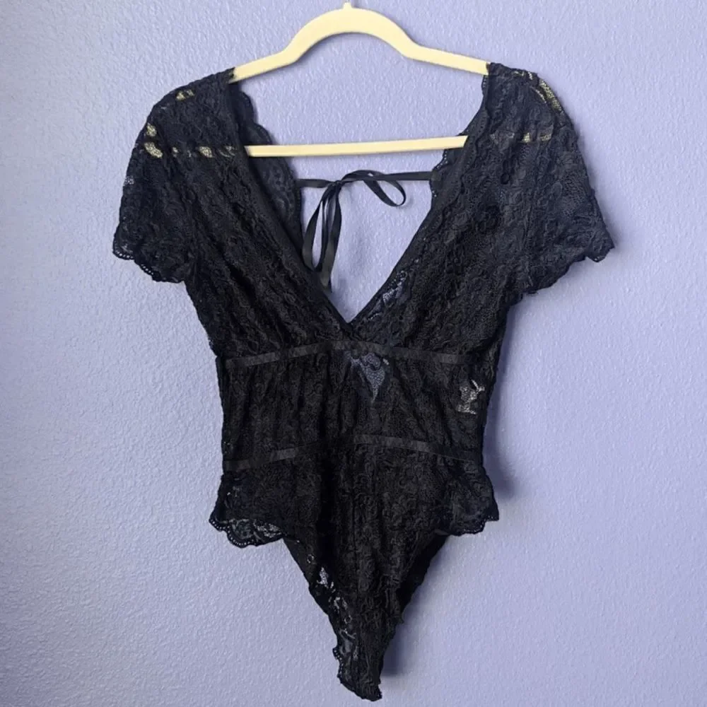 SHEIN Women's Classic Sexy Floral Lace Scallop Trim Teddy Bodysuit Sleepwear S